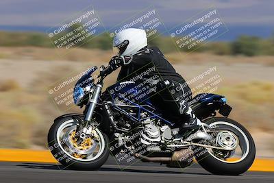 media/Oct-08-2022-SoCal Trackdays (Sat) [[1fc3beec89]]/Turn 16 (125pm)/